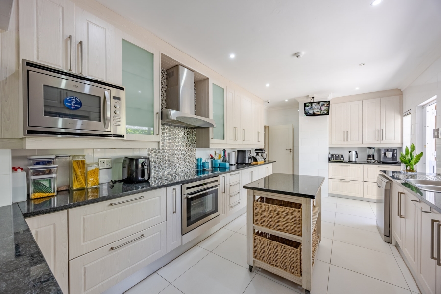 5 Bedroom Property for Sale in Kenilworth Upper Western Cape